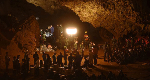 Tayland’daki Mağarada Mahsur Kalan Çocuklar Bulundu Ancak Aylarca İçeride Kalabilirler