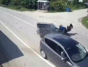 Ordu’da patpat ile arabanın karıştığı trafik kazası kameraya yansıdı