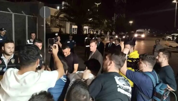 Fenerbahçe’nin kiralık transferi Filip Kostic İstanbul’a geldi