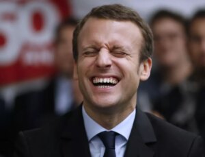 Muhabirle baş bulmuştu! Bu fotoğraf Macron’u hayli zora sokacak